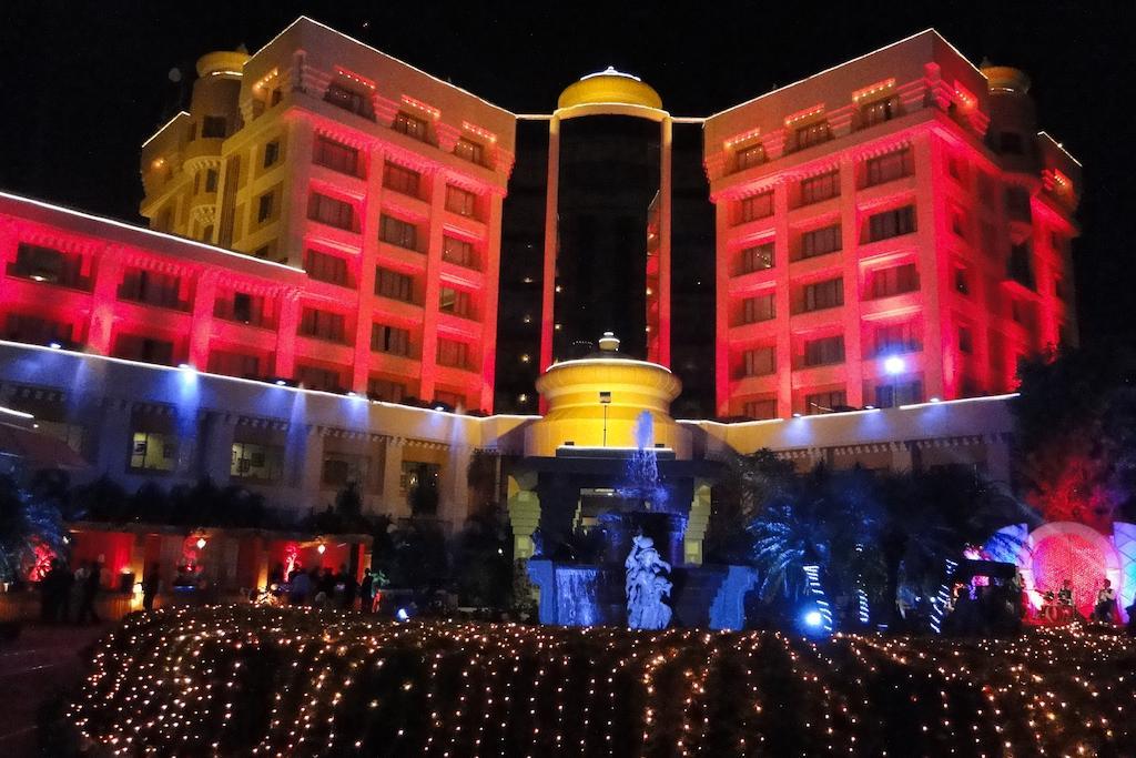 Hotel Swosti Premium Bhubaneswar Dış mekan fotoğraf