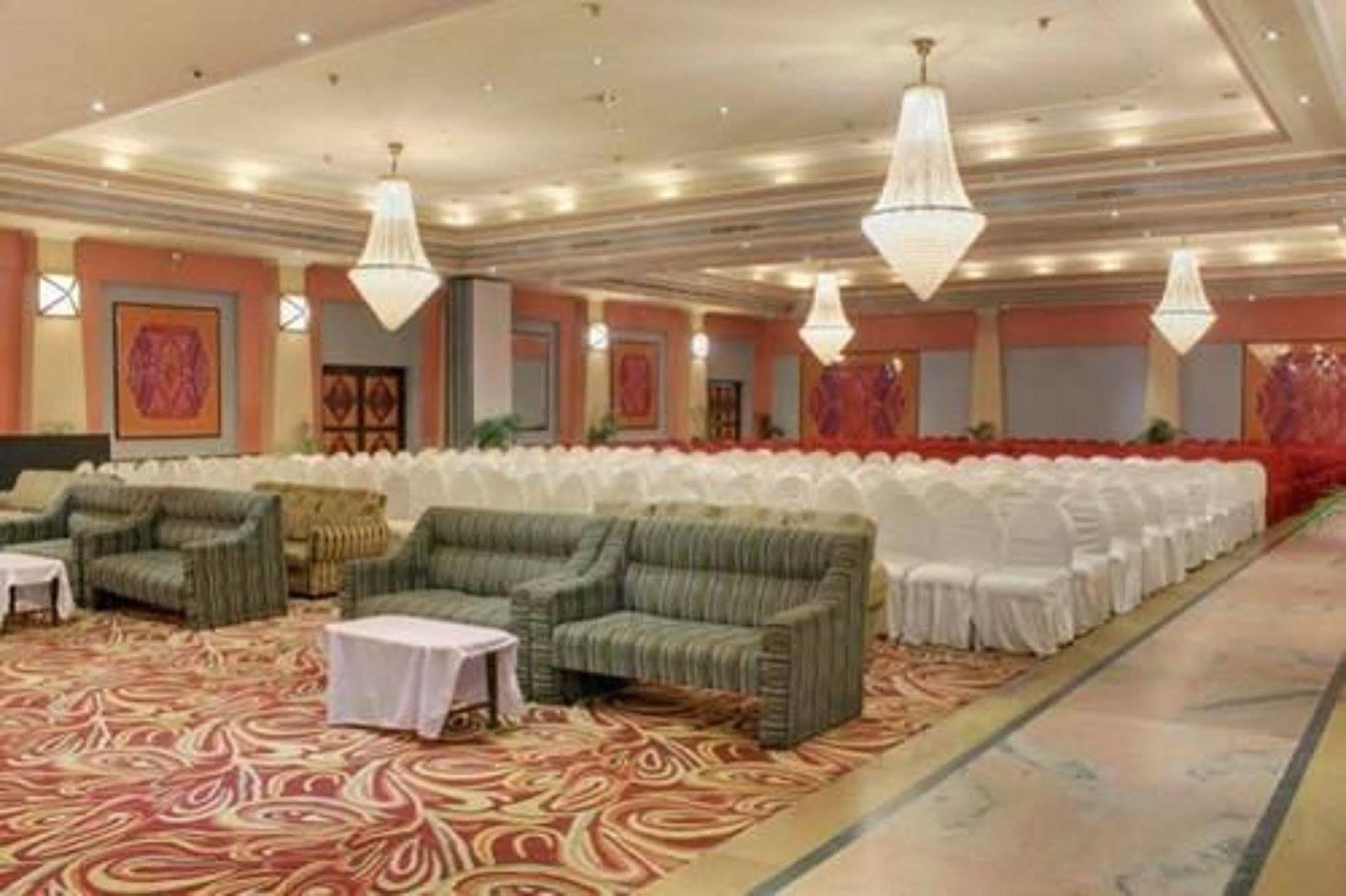 Hotel Swosti Premium Bhubaneswar Dış mekan fotoğraf